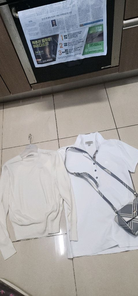 버버리 라운드카라 여성반팔 L 이미지