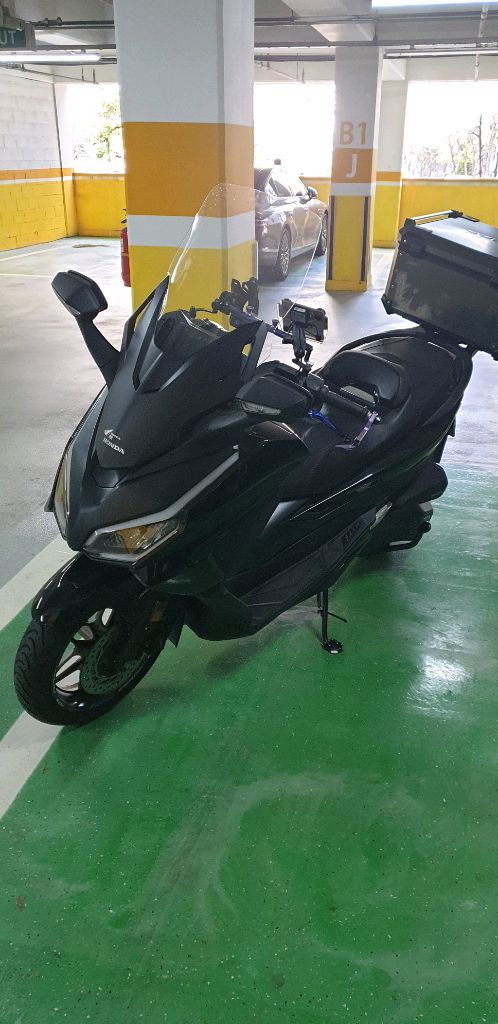 25년식 혼다포르자350cc 스쿠터 이미지