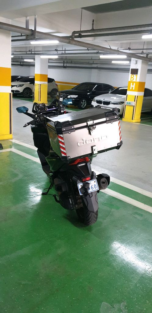 25년식 혼다포르자350cc 스쿠터 이미지