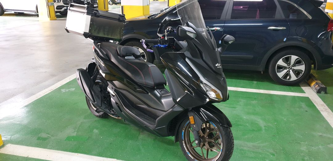 25년식 혼다포르자350cc 스쿠터 이미지