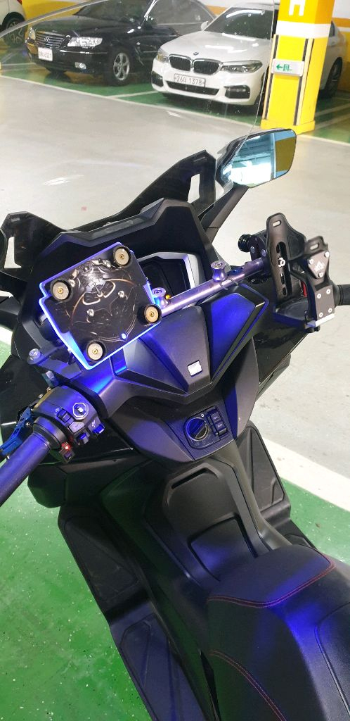 25년식 혼다포르자350cc 스쿠터 이미지