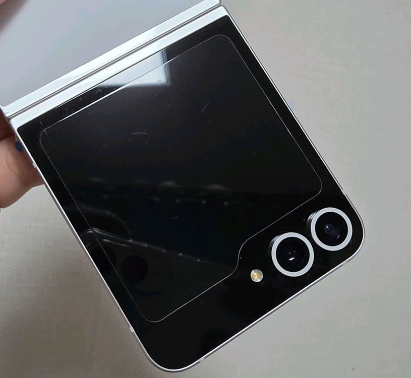 갤럭시 z 플립6 화이트 256GB 내부액정 교체품 이미지