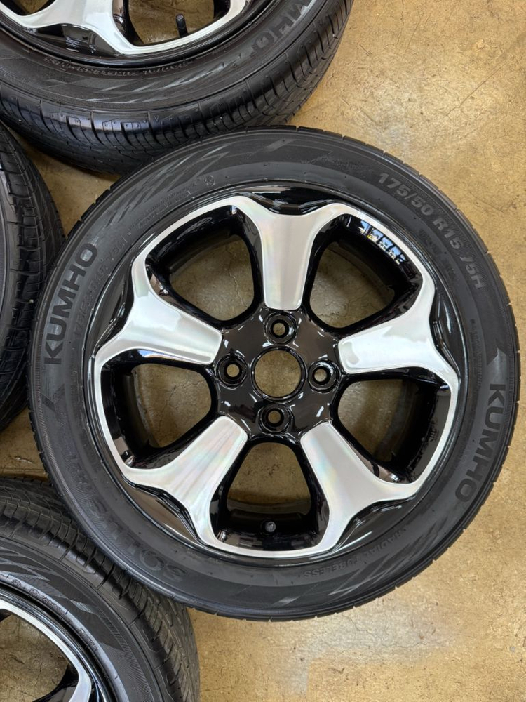 레이 15인치 순정휠타이어 팝니다 이미지