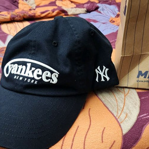 MLB 뉴욕 양키즈 정품 모자 새거 팝니다. 이미지