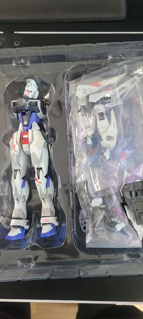 메탈기어 데스티니 프리덤컬러 팔아요 이미지