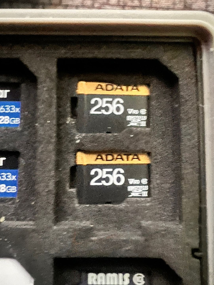RAMIS V60 256GB 2개 각 8만원, ADATA V90 256GB 2개 각 16만원 이미지