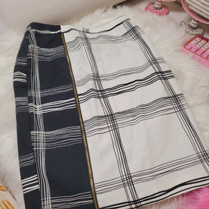 체크 미디 스커트 수입 이미지