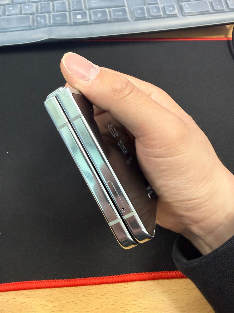 [특가한정판매] 갤럭시Z플립5 256GB 중고폰 가성비폰 이미지