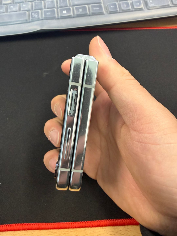 [특가한정판매] 갤럭시Z플립5 256GB 중고폰 가성비폰 이미지