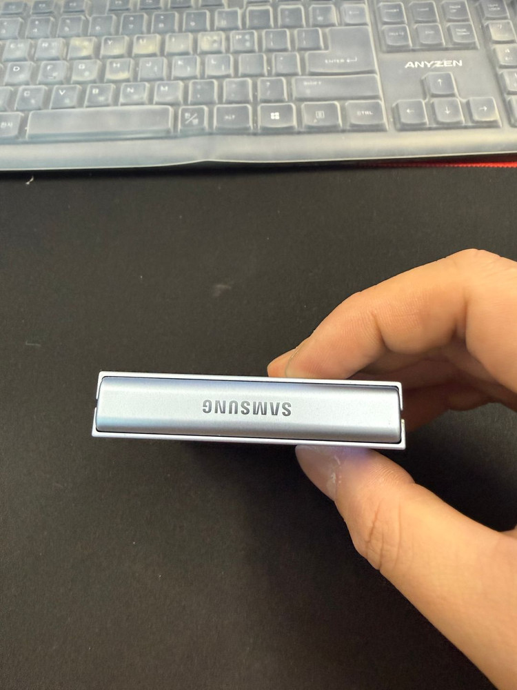 [특가한정판매] 갤럭시Z플립6 블루컬러 256GB 인기매물 중고폰 이미지