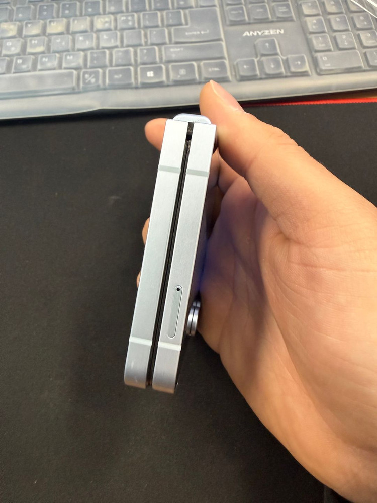 [특가한정판매] 갤럭시Z플립6 블루컬러 256GB 인기매물 중고폰 이미지