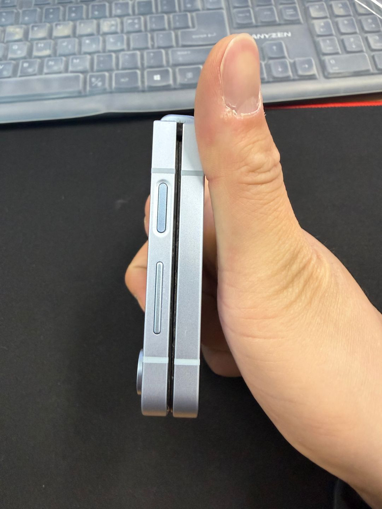 [특가한정판매] 갤럭시Z플립6 블루컬러 256GB 인기매물 중고폰 이미지