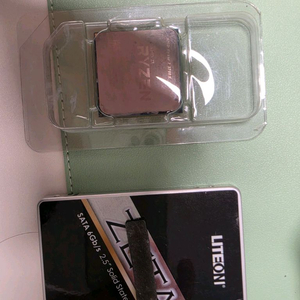 고장난 라이젠 2700x cpu + ssd 512g 팝니다 이미지