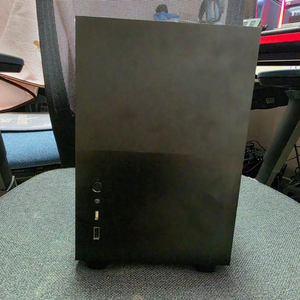 i5 11400, R9 NANO ITX 본체 팝니다 이미지