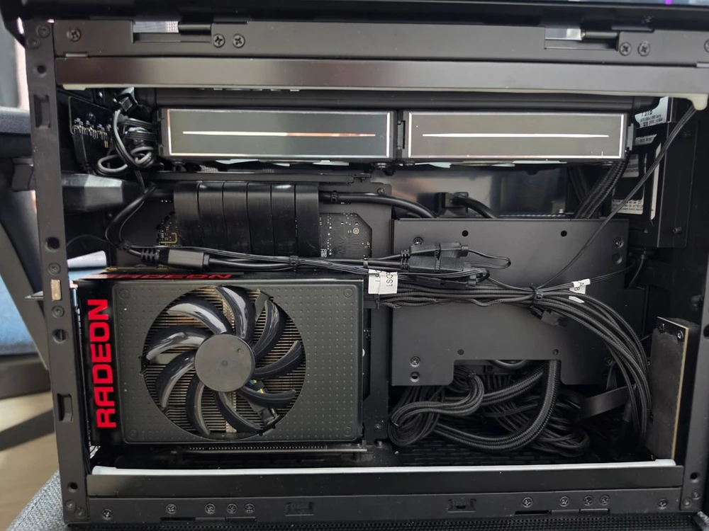 i5 11400, R9 NANO ITX 본체 팝니다 이미지