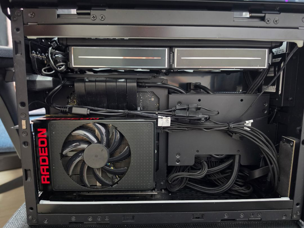 i5 11400, R9 NANO ITX 본체 팝니다 이미지