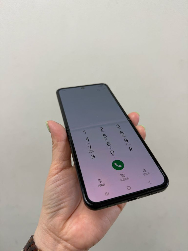 (부산중고폰)갤럭시z플립4 비스포크에디션 256기가 판매해요 이미지