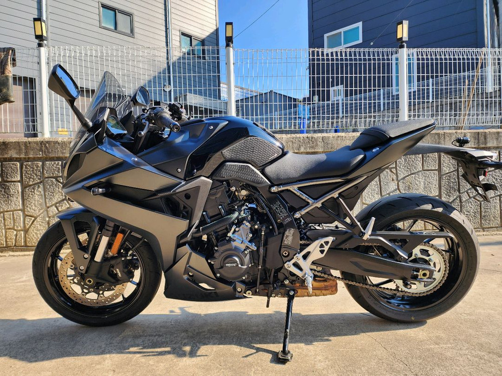 25년식 스즈키 GSX-8R 블랙 신차급 판매 이미지