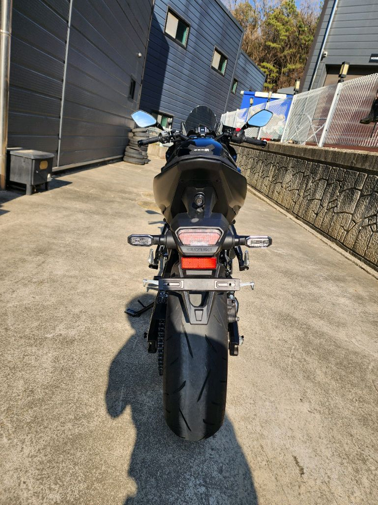 25년식 스즈키 GSX-8R 블랙 신차급 판매 이미지