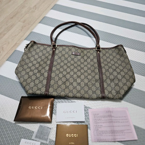 구찌 GG 쇼퍼백 이미지
