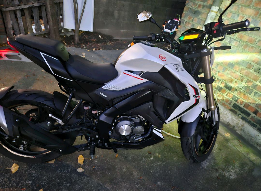 베넬리 RKF125 2023년식 판매합니다. 이미지