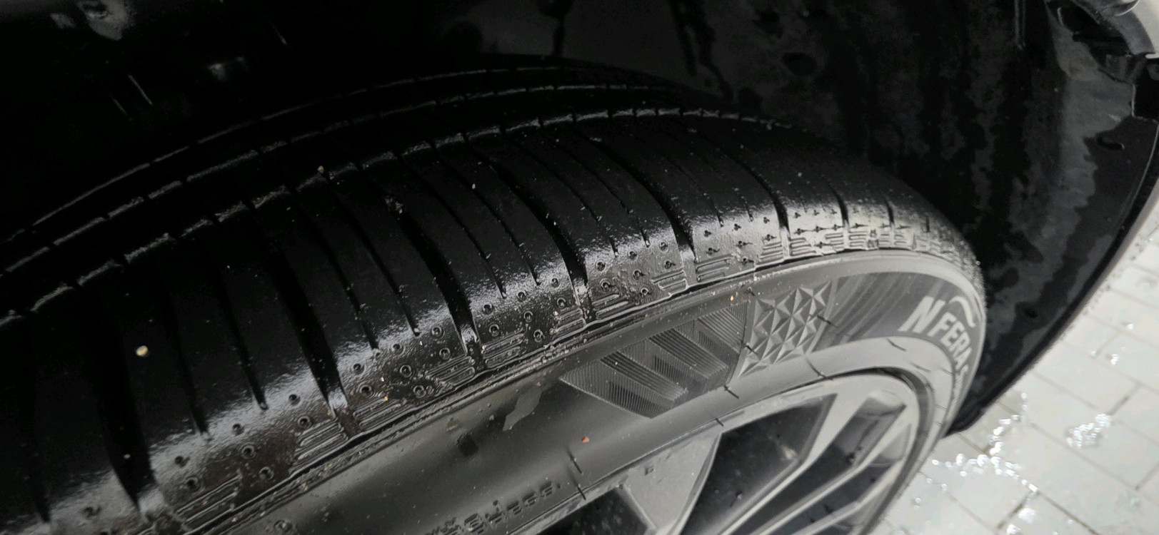 gn7 그랜저 블랙잉크 순정휠타이어 판매합니다. 이미지