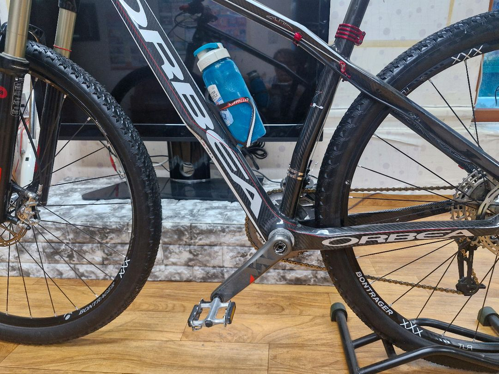 풀카본 MTB 자전거 이미지