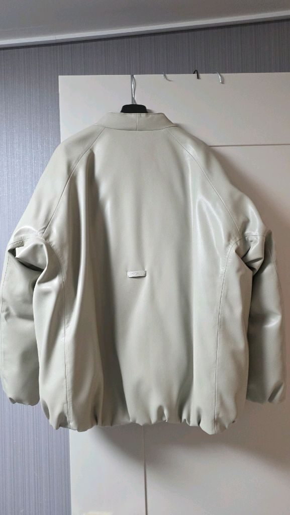 25시스템 레더 패딩 이미지