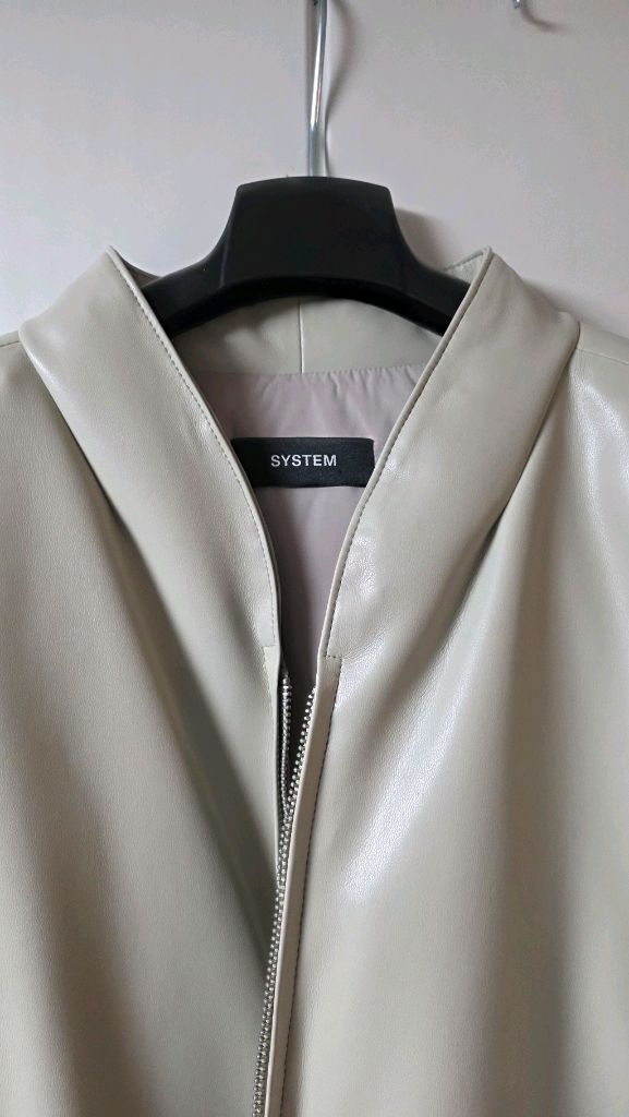 25시스템 레더 패딩 이미지