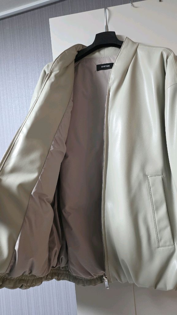 25시스템 레더 패딩 이미지