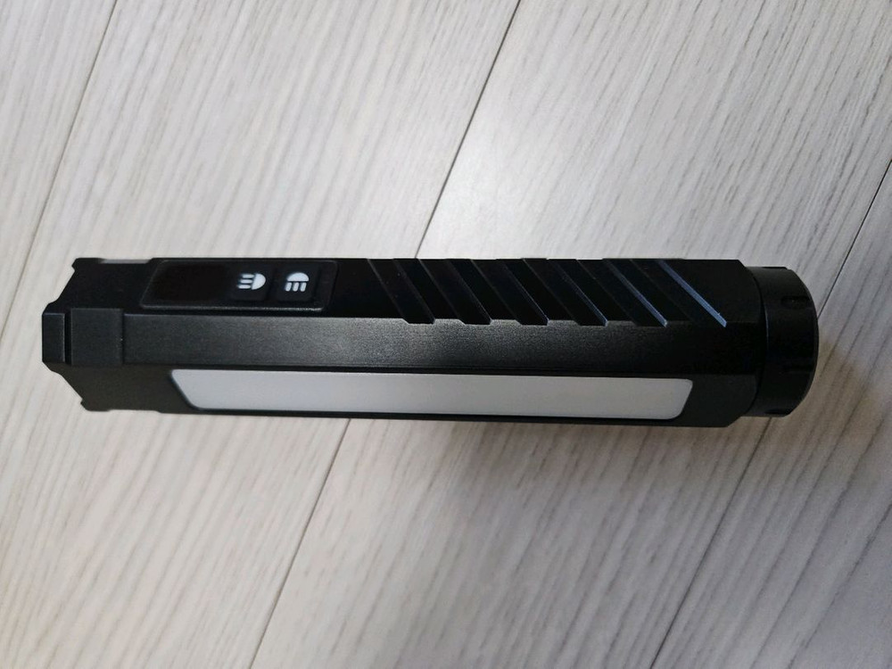 충전식 LED 라이트 랜턴 손전등 캠핑 등산 작업 산책 운동 이미지