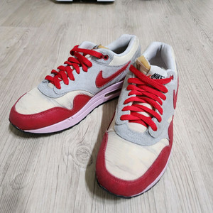 나이키 우먼스 에어맥스1 빈티지 하이퍼레드 270 이미지