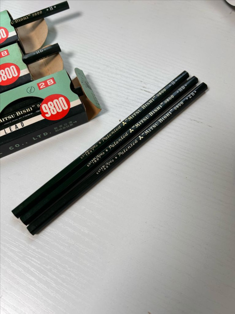 70년대 미쯔비시 9800연필 36자루 (경도 H, HB, 2B) 이미지