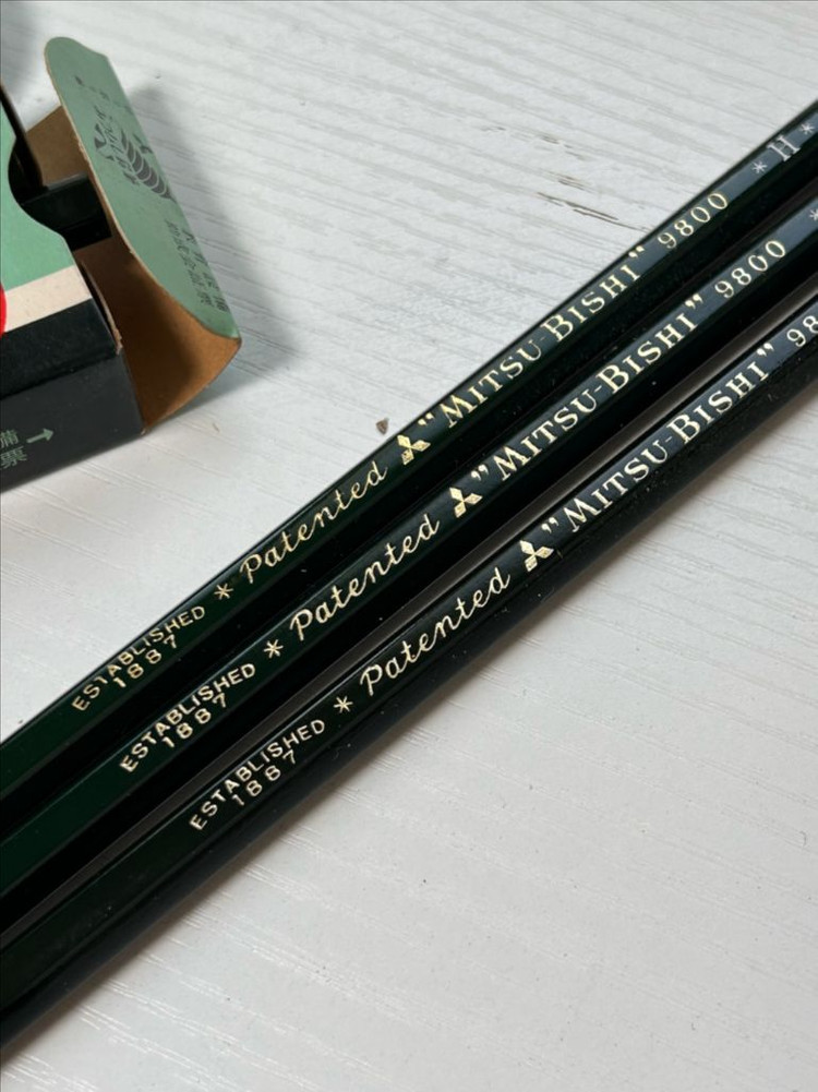 70년대 미쯔비시 9800연필 36자루 (경도 H, HB, 2B) 이미지