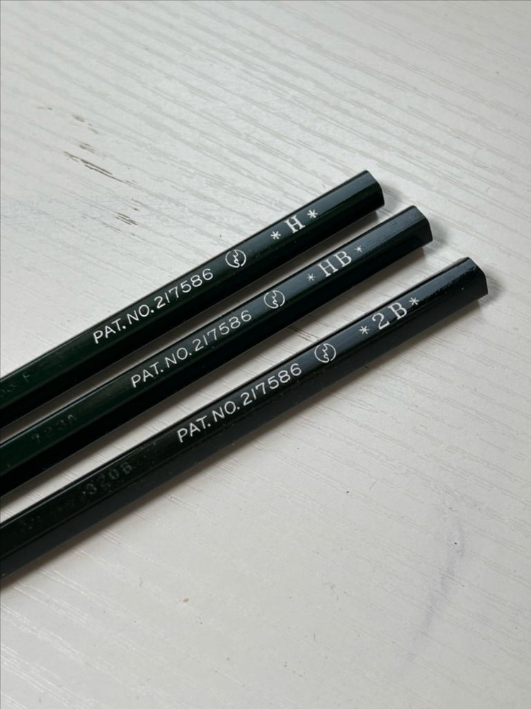 70년대 미쯔비시 9800연필 36자루 (경도 H, HB, 2B) 이미지