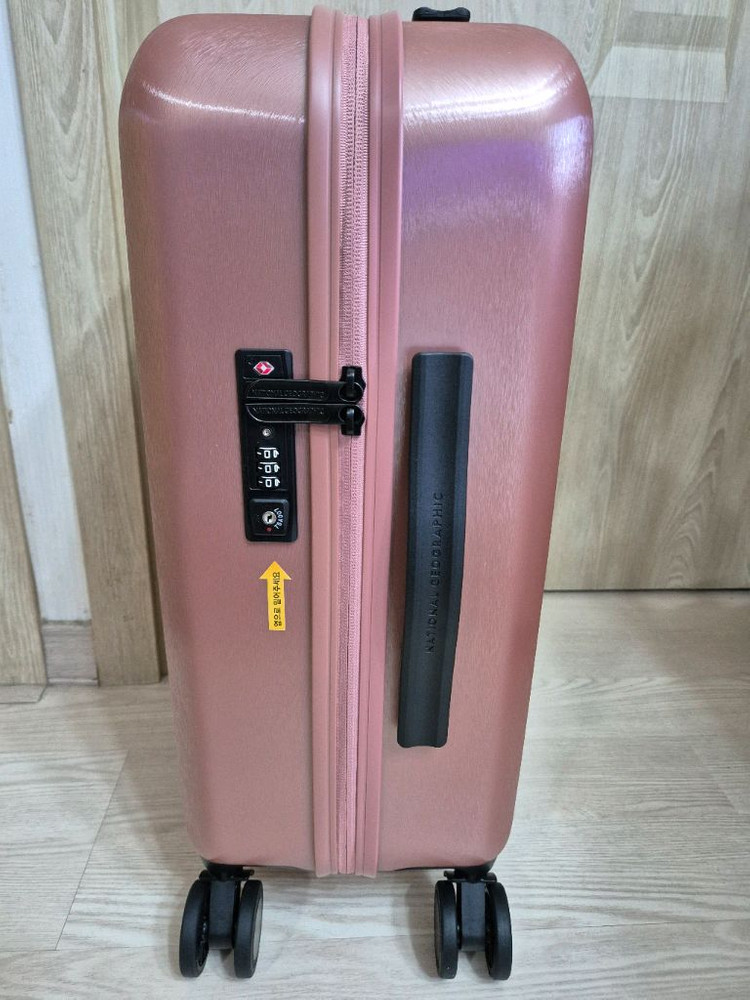 내셔널지오그래픽 캐리어 트레비아 20인치 기내용 새제품 (로즈골드) 이미지