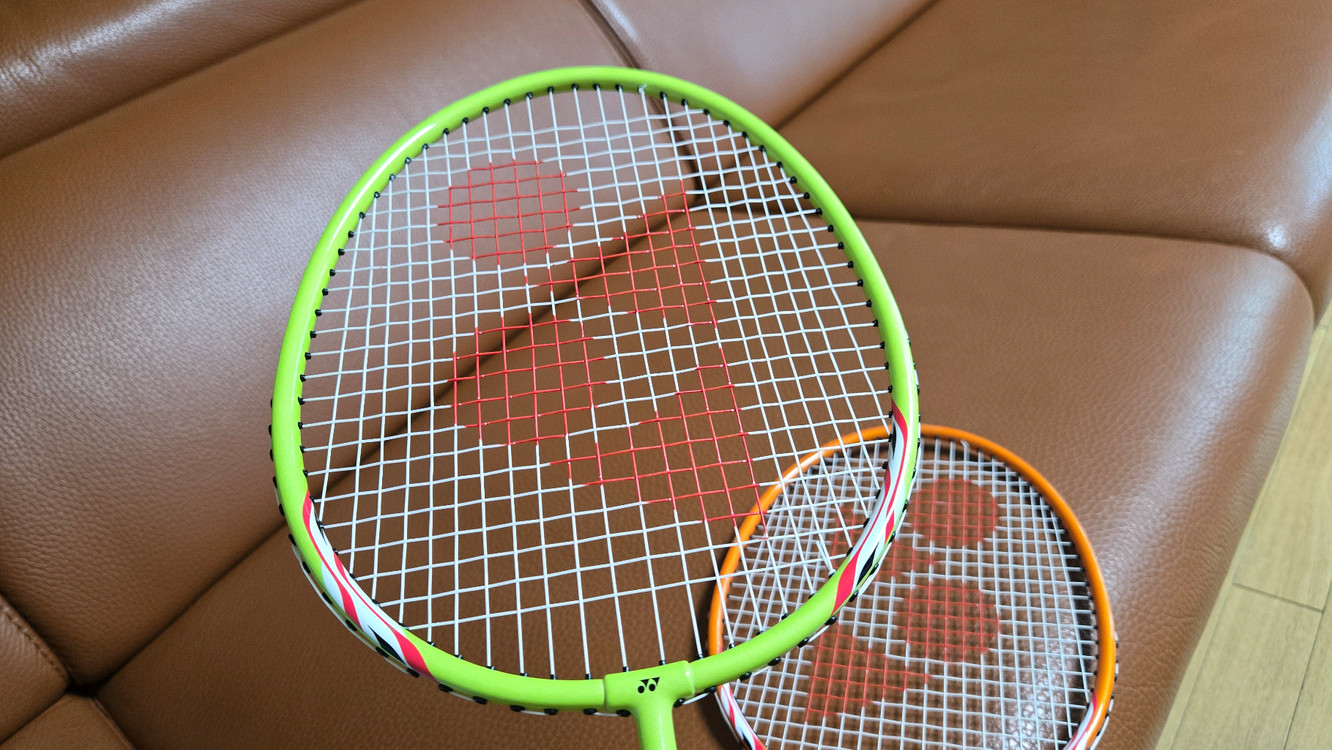 요넥스 GR-360 배드민턴 라켓 2개 세트(셔틀콕 포함) 이미지