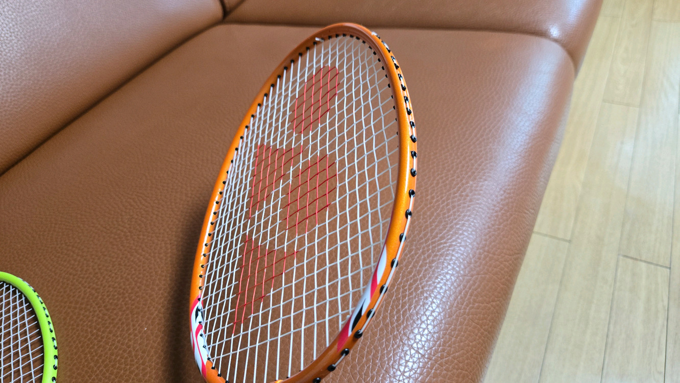 요넥스 GR-360 배드민턴 라켓 2개 세트(셔틀콕 포함) 이미지