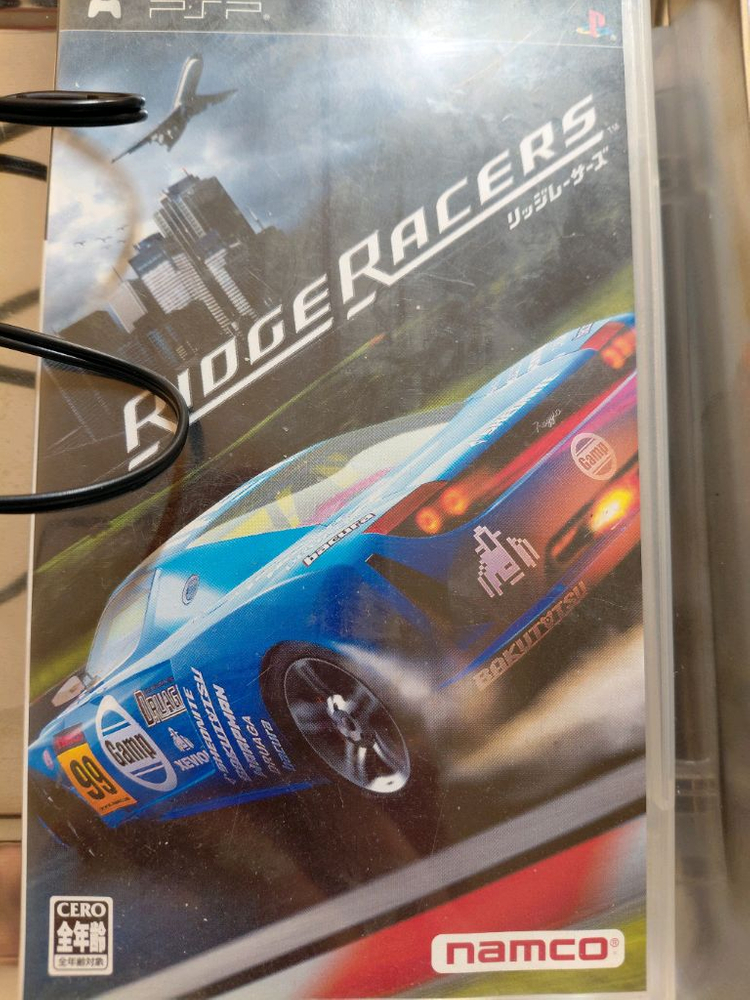 소니 PSP-1005 게임기 판매해요화면 깨끗하고 버튼 작동 잘 돼요다양한 게임을 즐길 수 있는 휴대용 게임기입니다 이미지