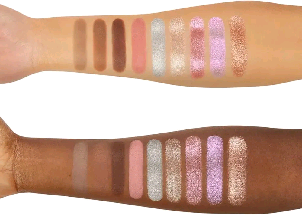 샬롯틸버리 홀리데이 컬렉션 더 뷰티버스 팔레트 새상품 판매합니다. 이미지