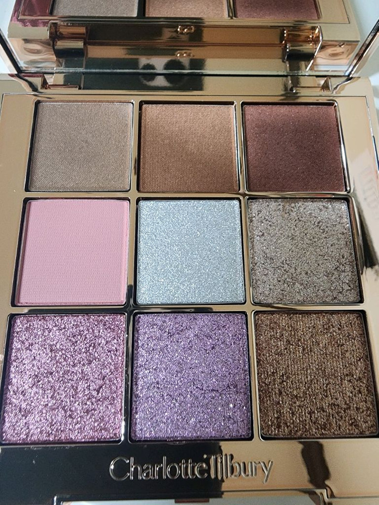 샬롯틸버리 홀리데이 컬렉션 더 뷰티버스 팔레트 새상품 판매합니다. 이미지