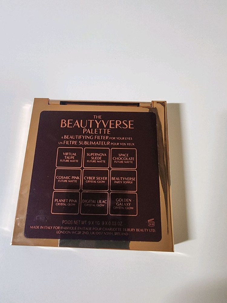 샬롯틸버리 홀리데이 컬렉션 더 뷰티버스 팔레트 새상품 판매합니다. 이미지