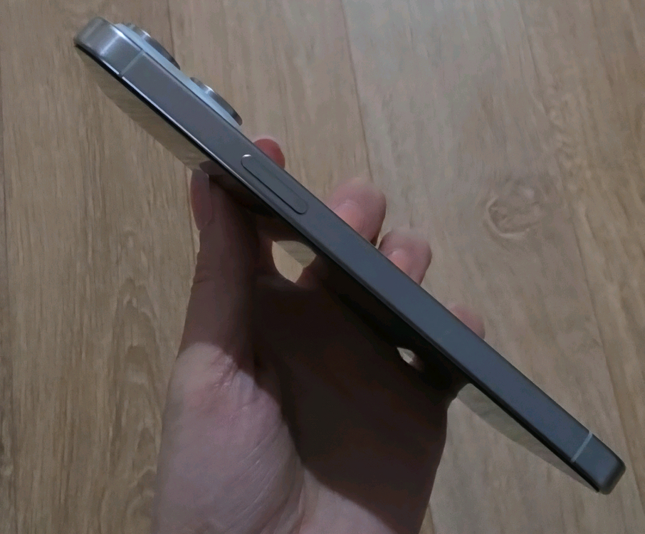 아이폰 15 Pro Max 1TB 화이트티타늄 89% 서브폰용도였음 새폰급 풀박 이미지