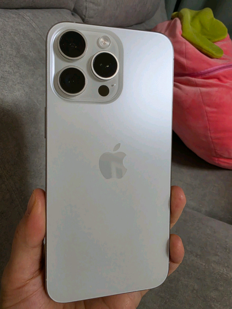 아이폰 15 Pro Max 1TB 화이트티타늄 89% 서브폰용도였음 새폰급 풀박 이미지