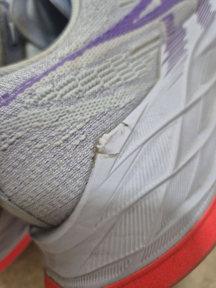 아식스 슈퍼블라스트2 250 이미지