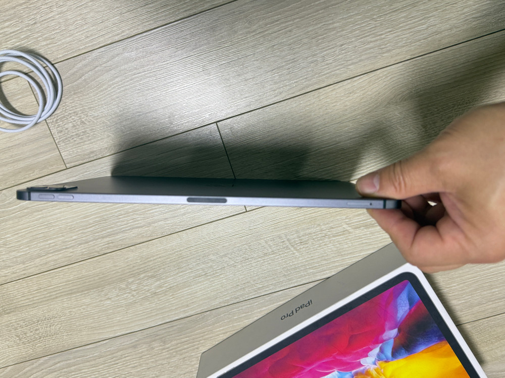 아이패드 프로 11인치 2세대 256기가 wifi+셀룰러 판매합니다. 박스+충전기+케이스 구성입니다 배터리효율 8 이미지