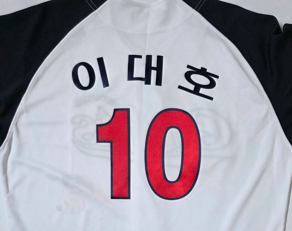 [110] 롯데자이언츠 2018 시로앤마로 콜라보 유니폼(이대호) 이미지