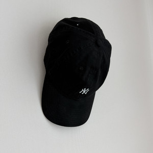 뉴에라 블랙(그린) 볼캡 이미지