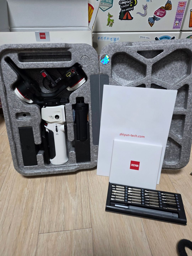 소니 a6400 실버 , 18 - 105렌즈 , 지윤 크레인m3 짐벌 , 내셔널 지오그랙픽가방 팔아요 이미지