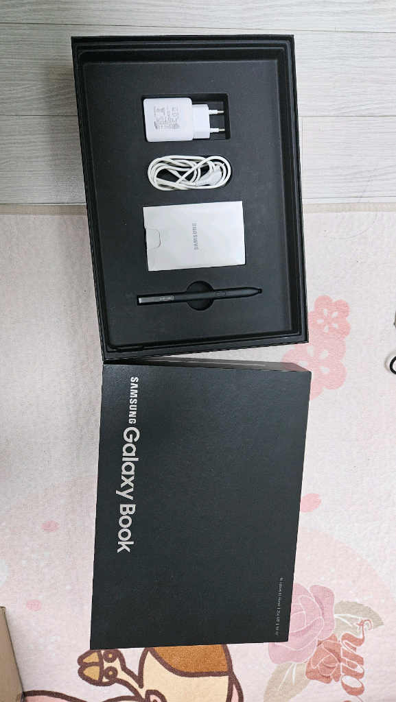 갤럭시북12.0 노트북.터치스크린 태블릿모드 풀박 상태정말좋음 이미지